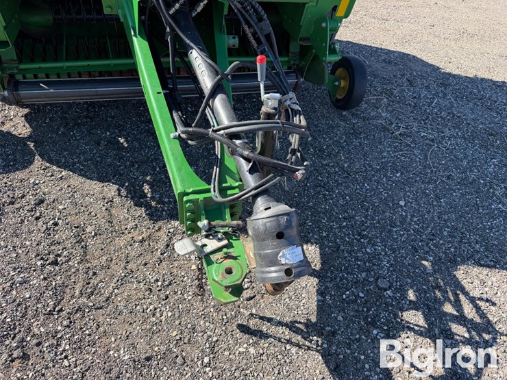 2024-john-deere-561m-image-9