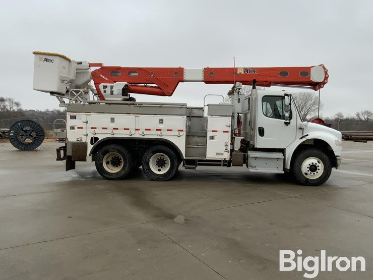 2014-freightliner-m2-106-image-12