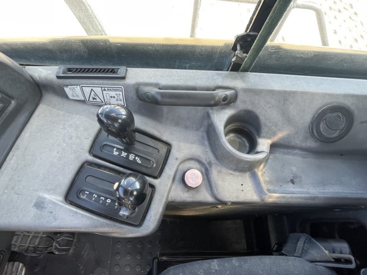 caterpillar-730-image-22