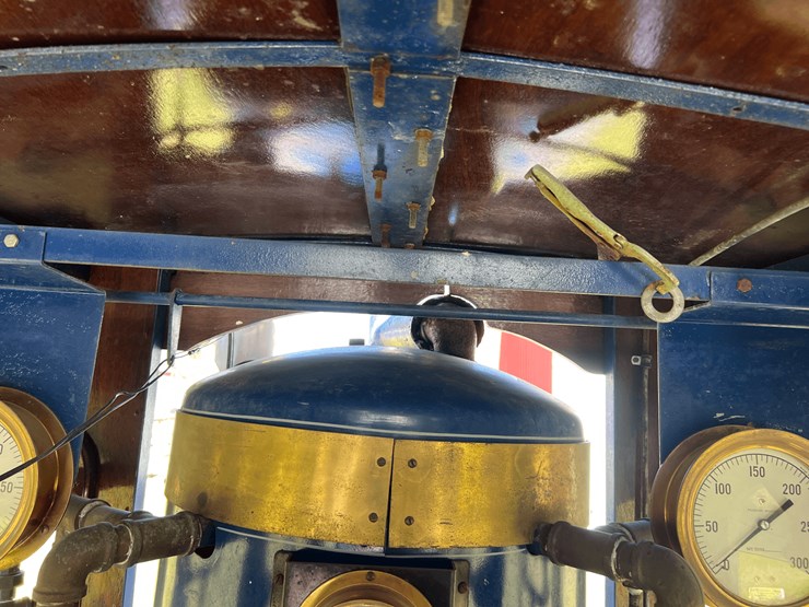 frick-steam-locomotive-with-track-image-128