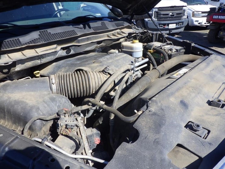 2016-dodge-3500-image-12