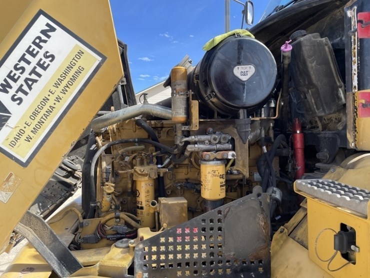 caterpillar-730-image-30