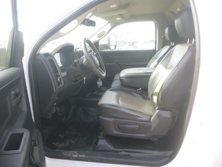 2012-dodge-ram-5500-image-9