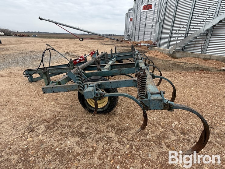 john-deere-100-image-8