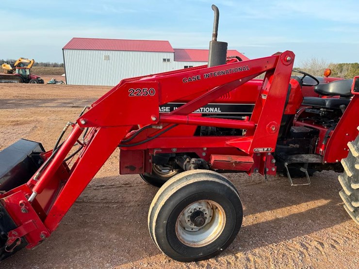 1985-case-ih-2250-image-15