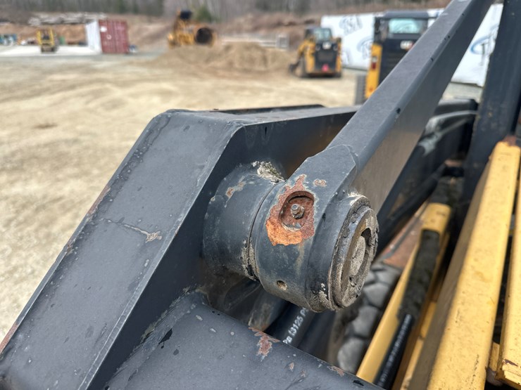 new-holland-lx885-image-14