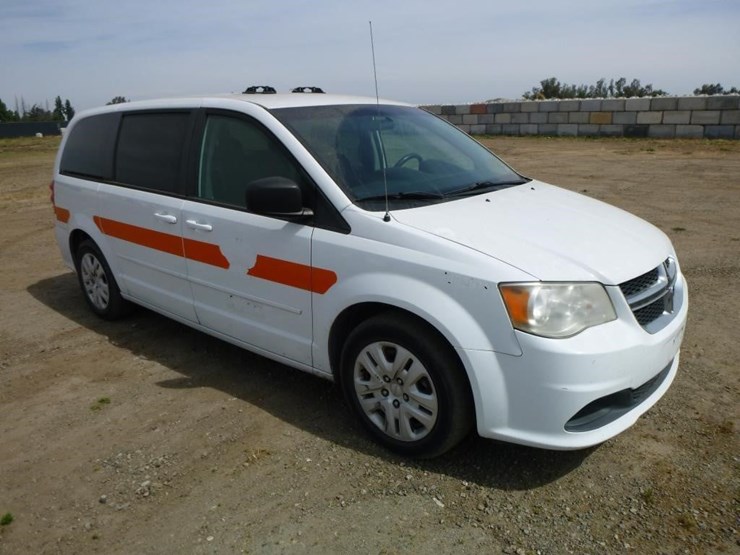 2014-dodge-grand-caravan-image-3