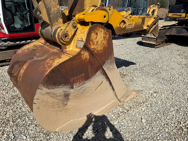 2011-caterpillar-336e-image-11