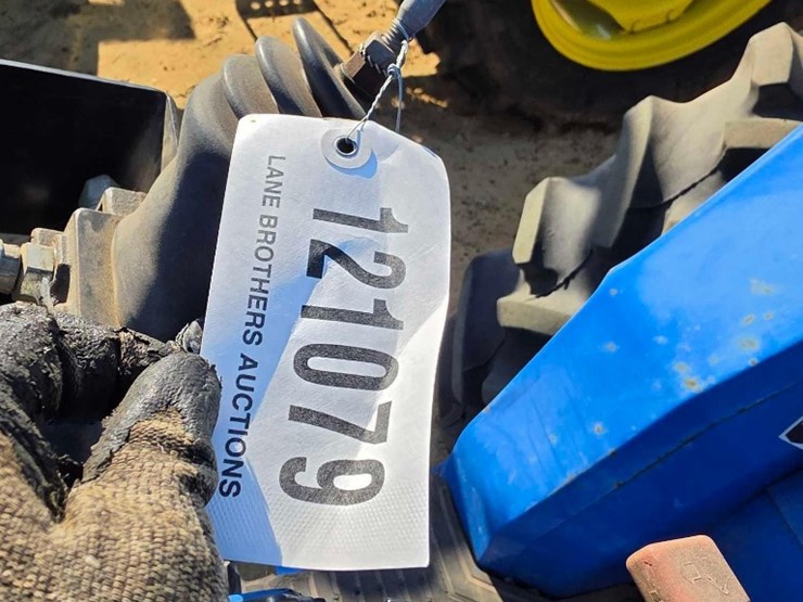 new-holland-tc30-image-12