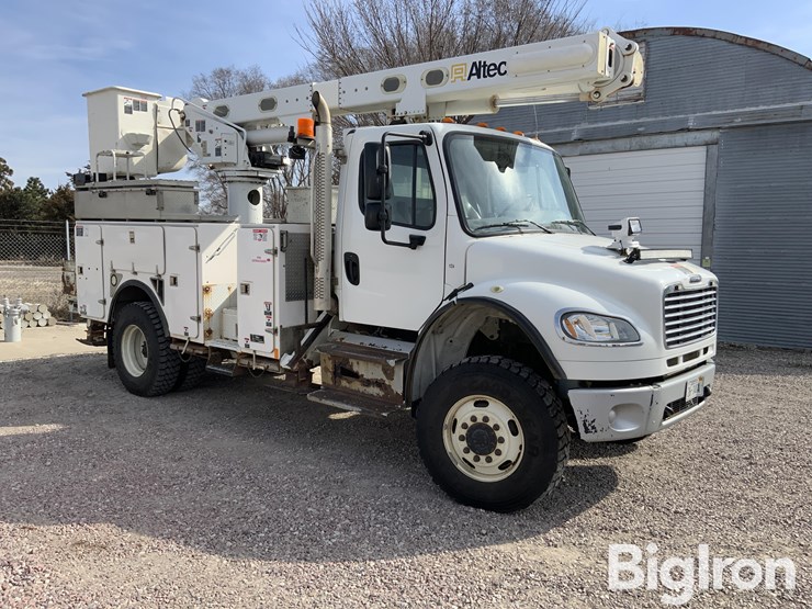 2015-freightliner-m2-106-image-3