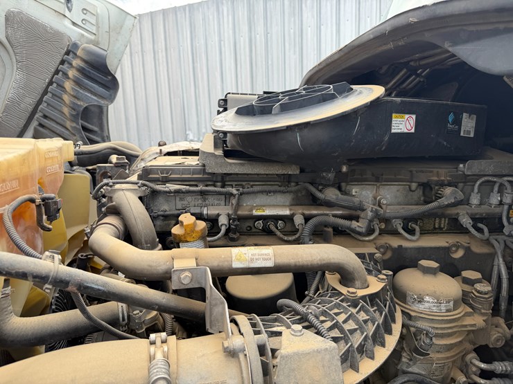 2018-freightliner-122sd-image-59