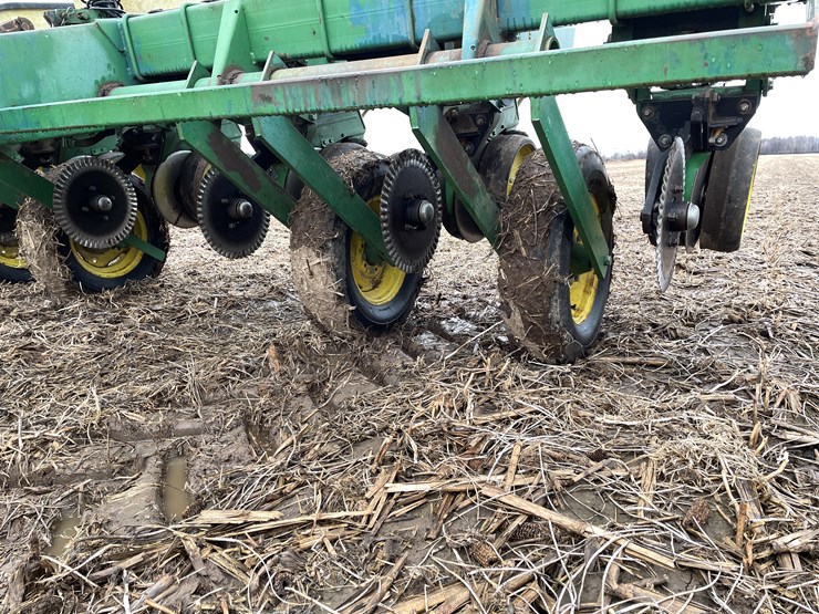 john-deere-7000-image-10