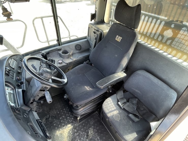 caterpillar-730-image-21