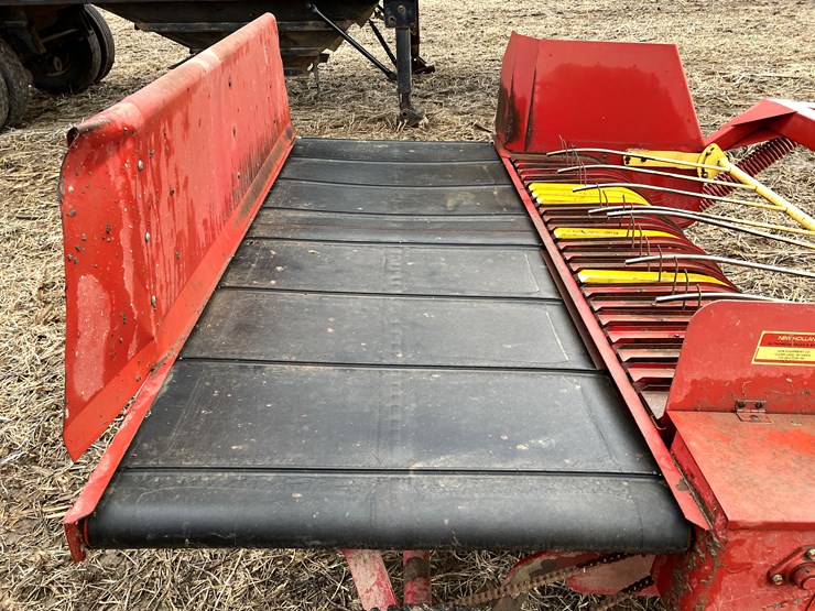 new-holland-144-image-11