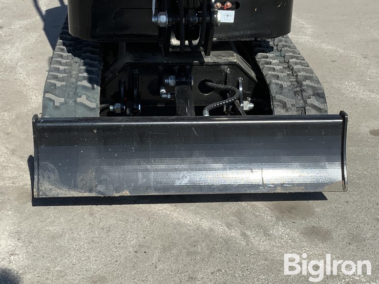 2025-massey-ferguson-730-image-16