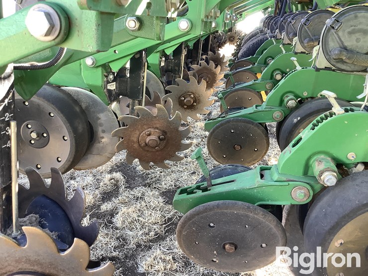 2014-john-deere-1790-ccs-image-19