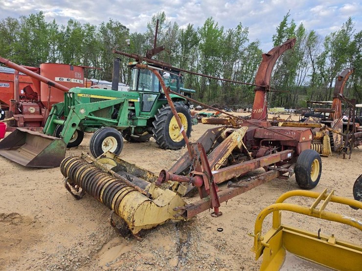 new-holland-718-image-1