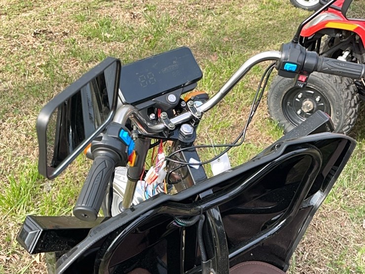 brand-new-3-wheel-electric-scooter-image-9