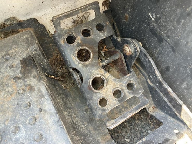 2018-bobcat-s570-image-23