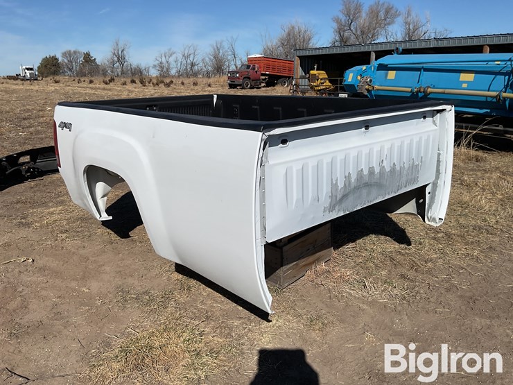 2013-gmc-3500-image-3