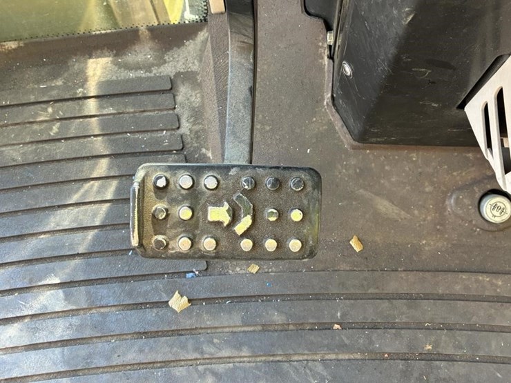 2004-john-deere-6420-image-19