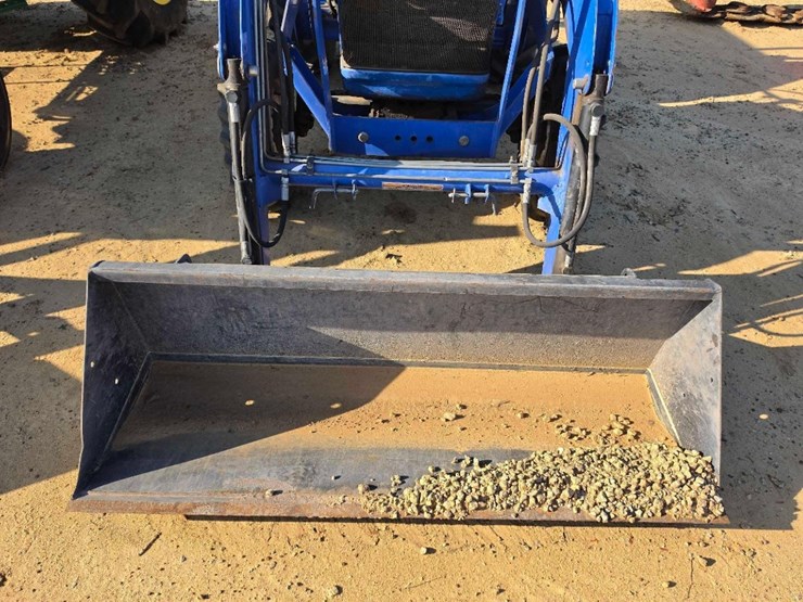 new-holland-tc30-image-11