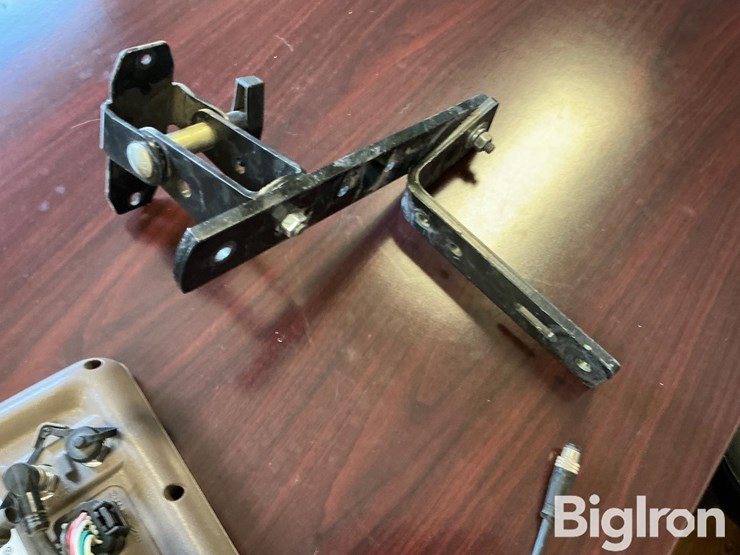 2014-john-deere-2630-image-12