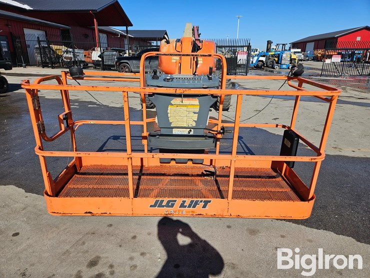 2009-jlg-600aj-image-2