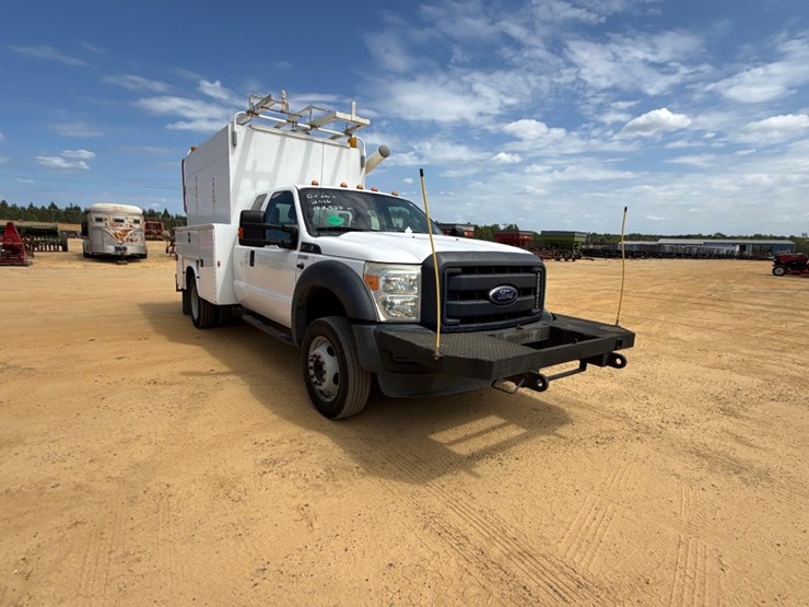 2016-ford-f550-image-1