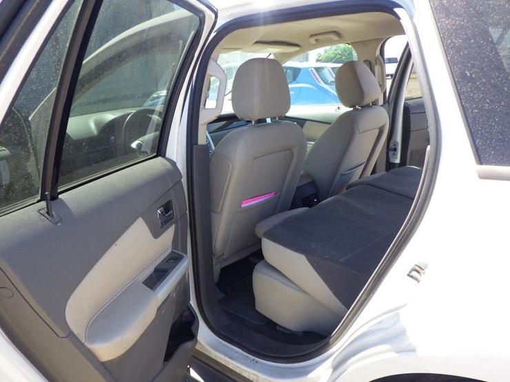 2013-ford-edge-image-7