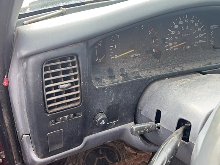 1995-toyota-tacoma-image-19