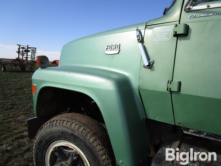 1973-ford-lt8000-image-10