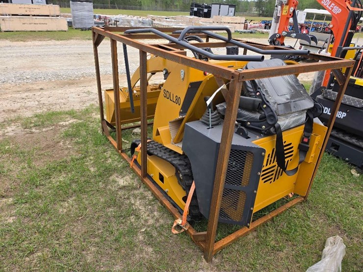 --absolute---new---ride-on-mini-skid-image-2