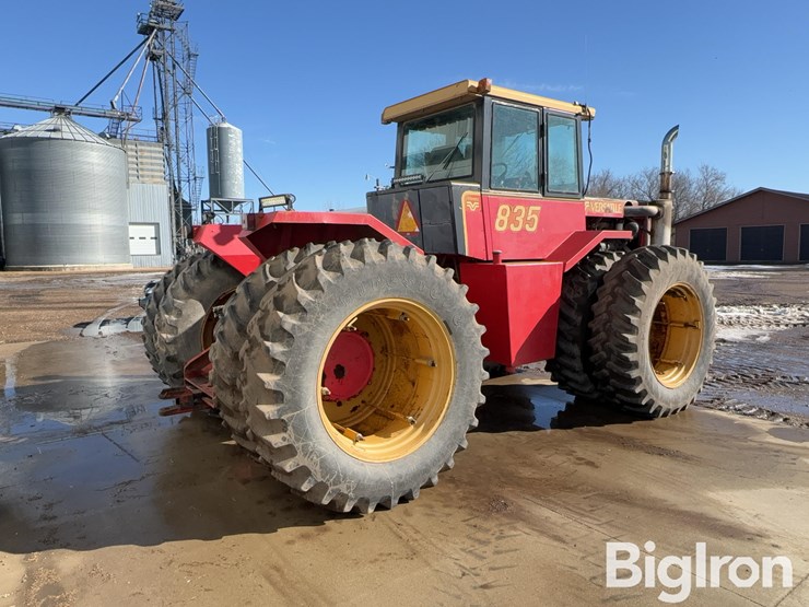 1982-versatile-835-image-5