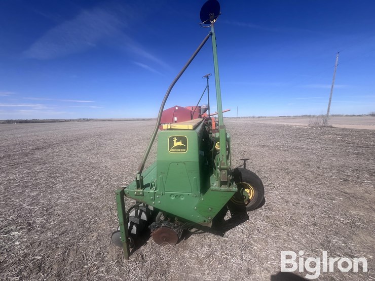 john-deere-520-image-4