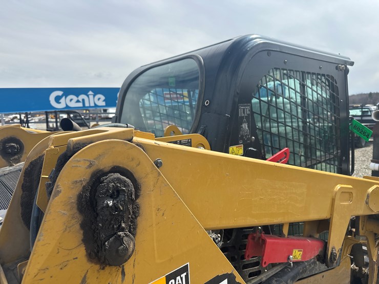 2017-caterpillar-239d-image-11