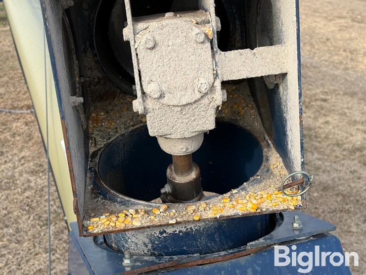 harvest-inernational-h1072-auger-image-16