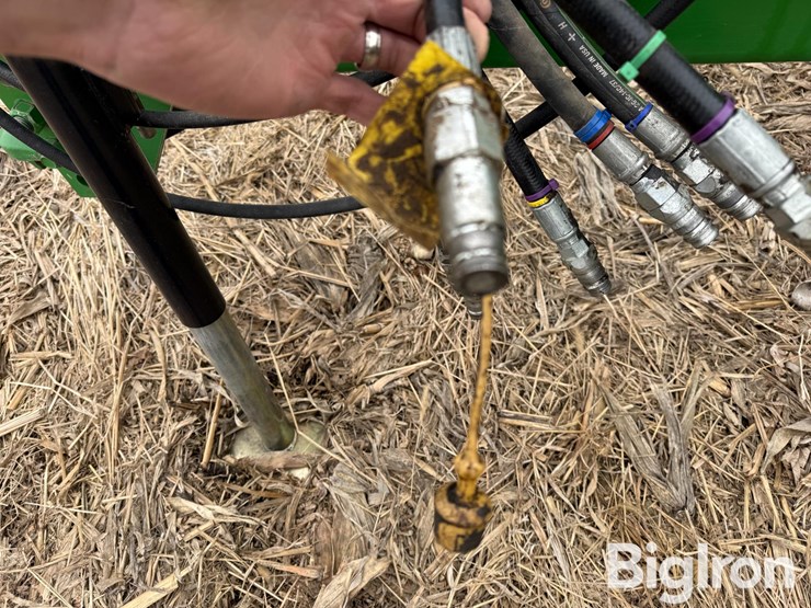 2010-john-deere-1760-image-11