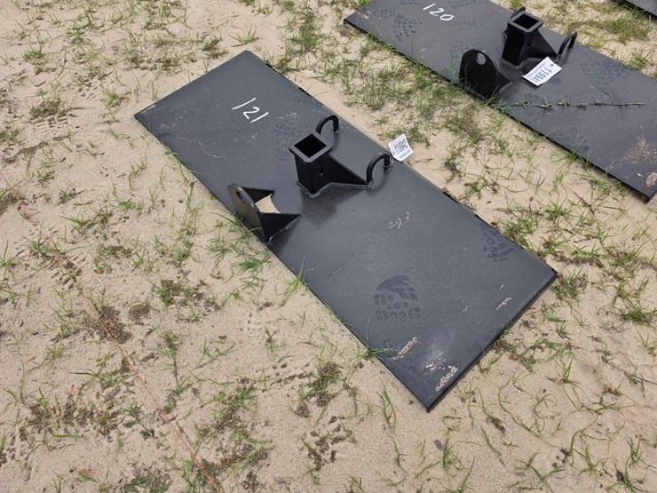 --skid-steer-receiver-hitch-image-1