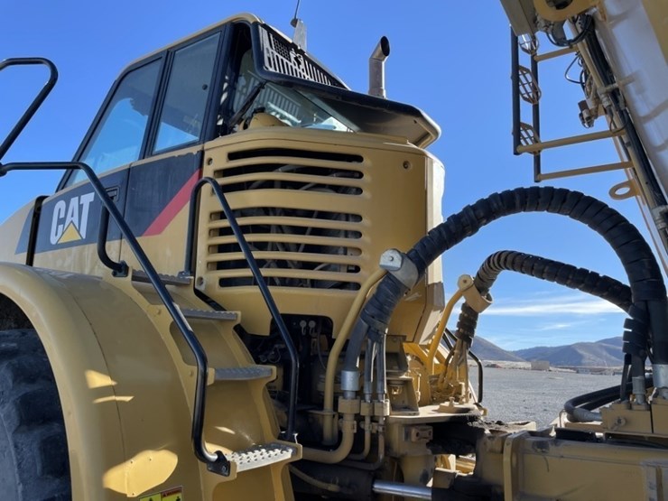 caterpillar-740-image-12