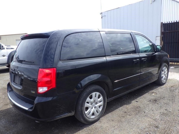 2016-dodge-grand-caravan-image-3