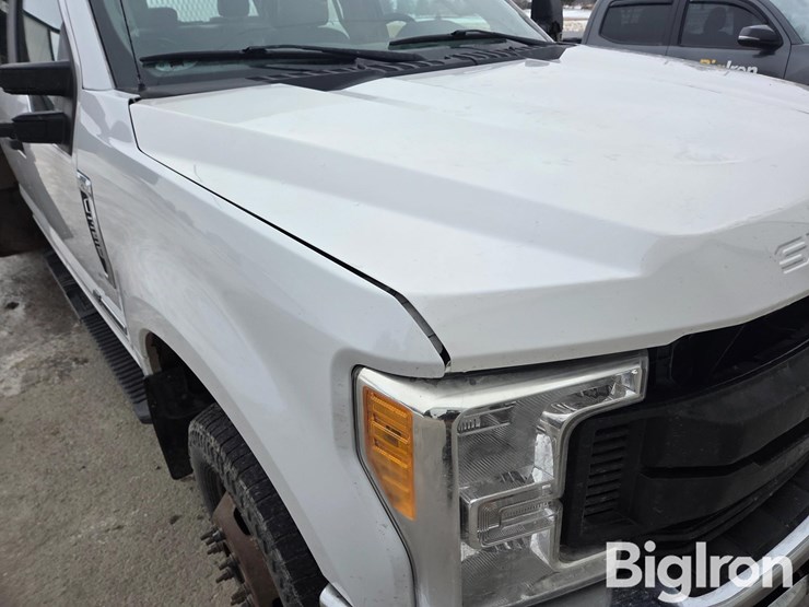 2017-ford-f350-image-15