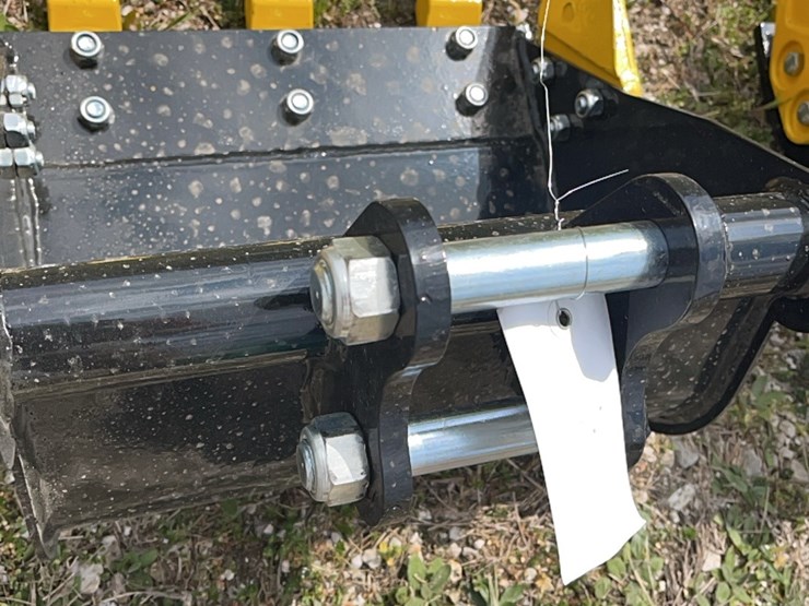 mini-excavator-bucket-15”-image-3
