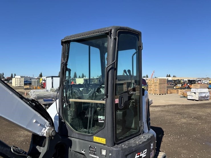 2022-bobcat-e42-image-27