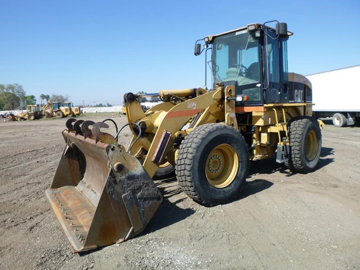2004-caterpillar-924gz-image-2