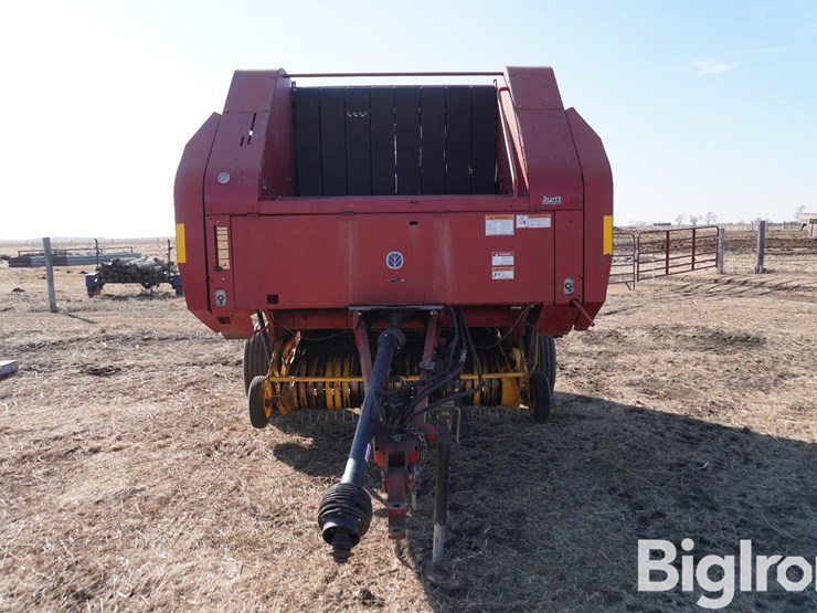 2004-new-holland-br780-image-2