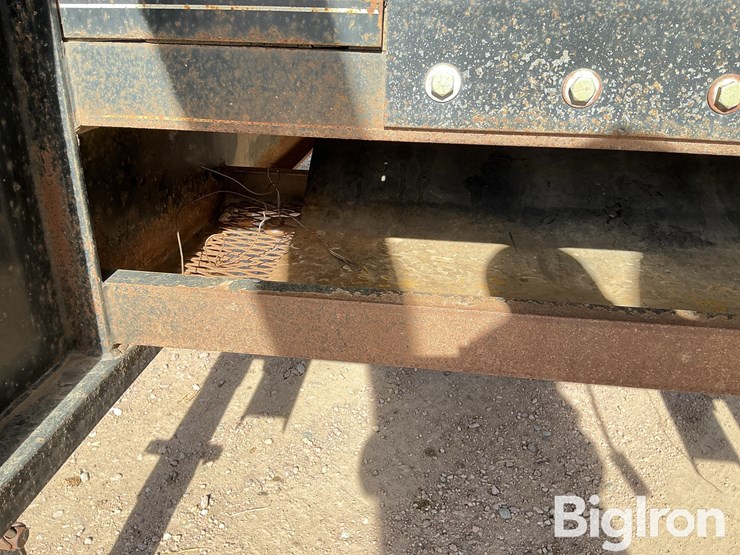 2009-titan-trailer-image-14