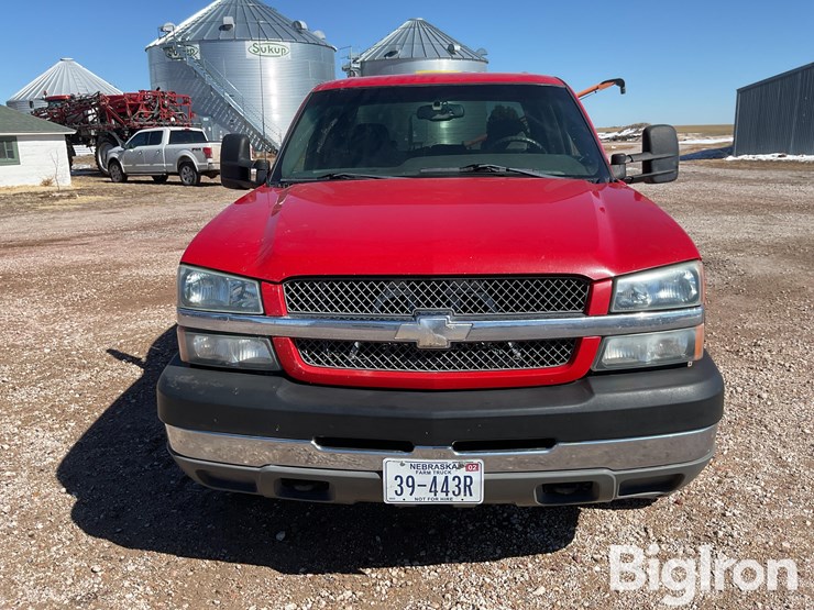 2004-chevrolet-silverado-2500-image-2