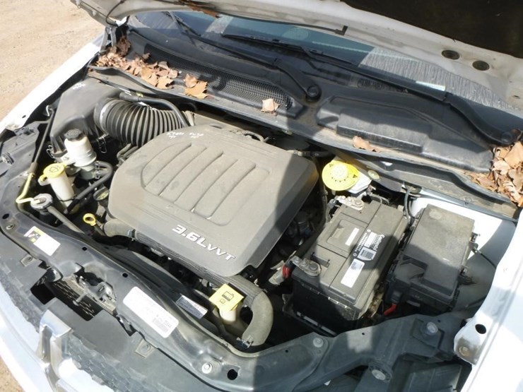 2014-dodge-grand-caravan-image-32