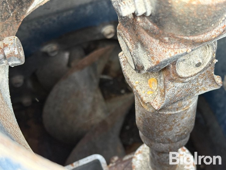 harvest-inernational-h1072-auger-image-15